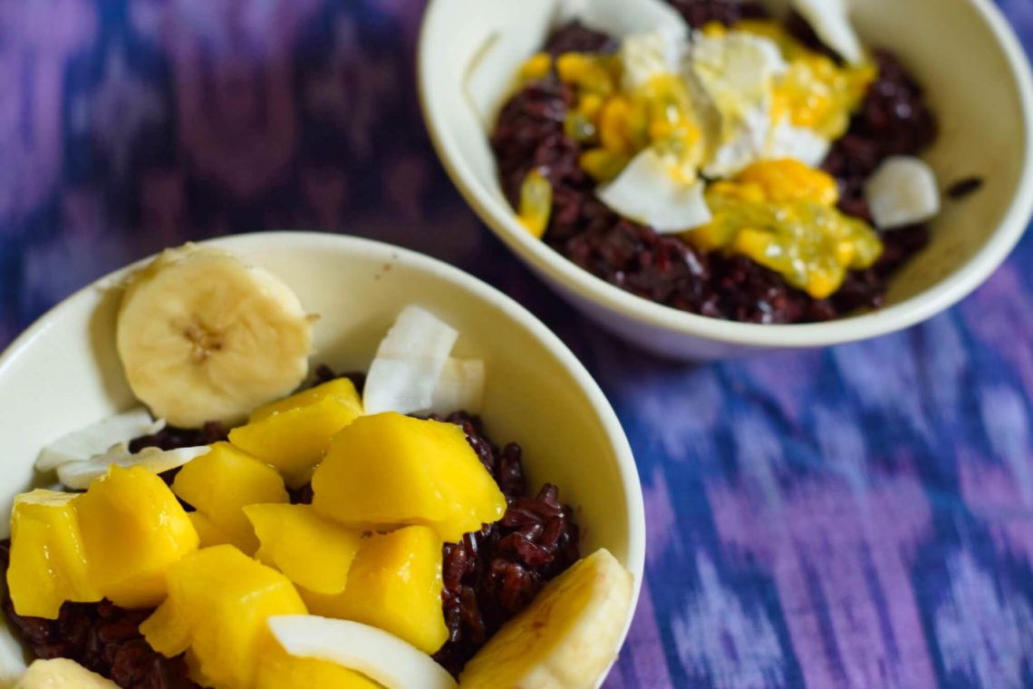 Schwarzer Kokosreispudding aus Bali