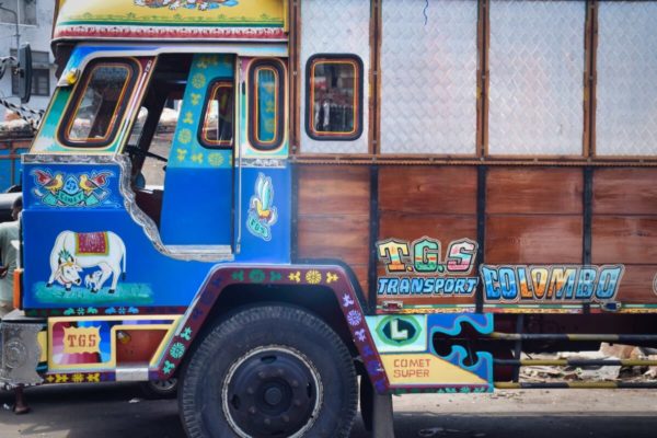 Nicht verpassen in Colombo: die bunten Trucks im Pettah-Viertel