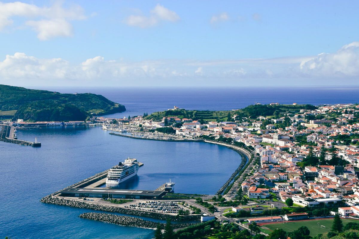 Inselhopping auf den Azoren: Blick auf Horta/Faial