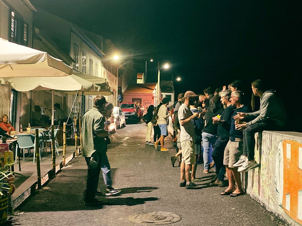 Inselhopping auf den Azoren: Nachtleben auf Faial