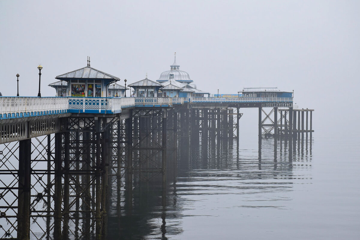 wales llandudno pier 1 |