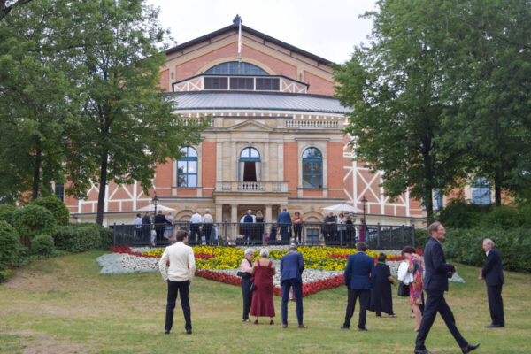 bayreuth festspielhaus |