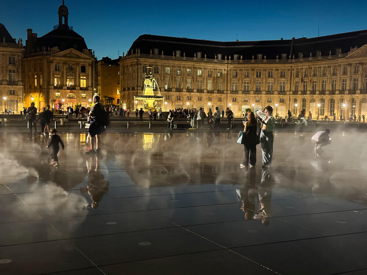 bordeaux place de la bourse 2 2 |