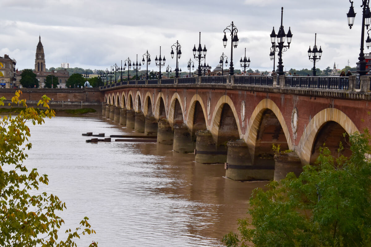 bordeaux pont saint pierre |