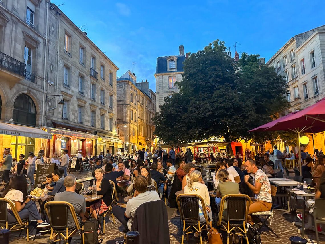 Bordeaux: Place Saint Pierre