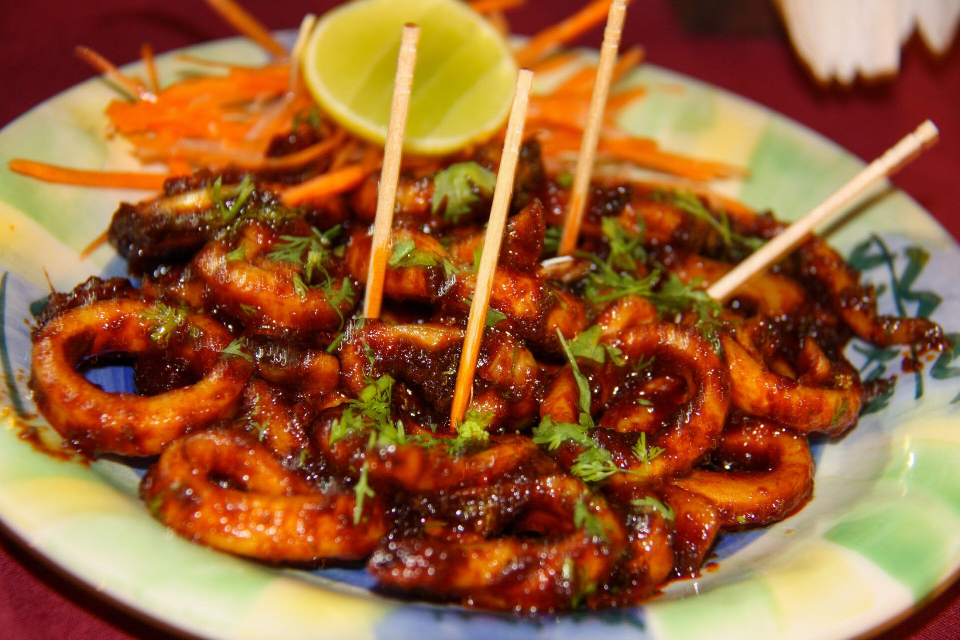 Urlaub in Goa: köstlicher Masala Squid bei Fernandos Nostalgia