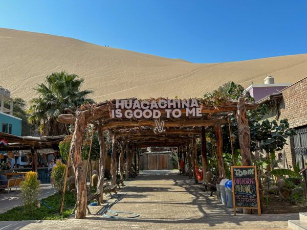 Eingang zur Oase Huacachina