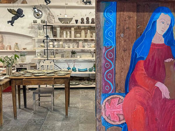 Blick ins Atelier einer Töpferin