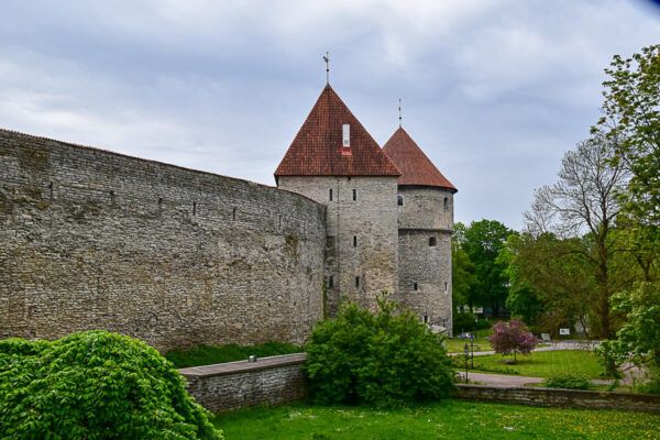 Stadtmauer mit zwei Türmen